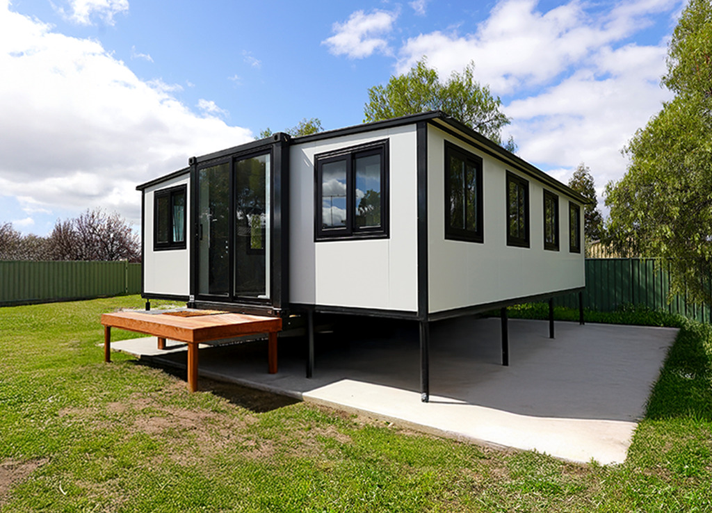 30ft Expandable Mirage — 2 Bed